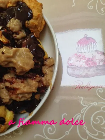 Profiteroles al caffè