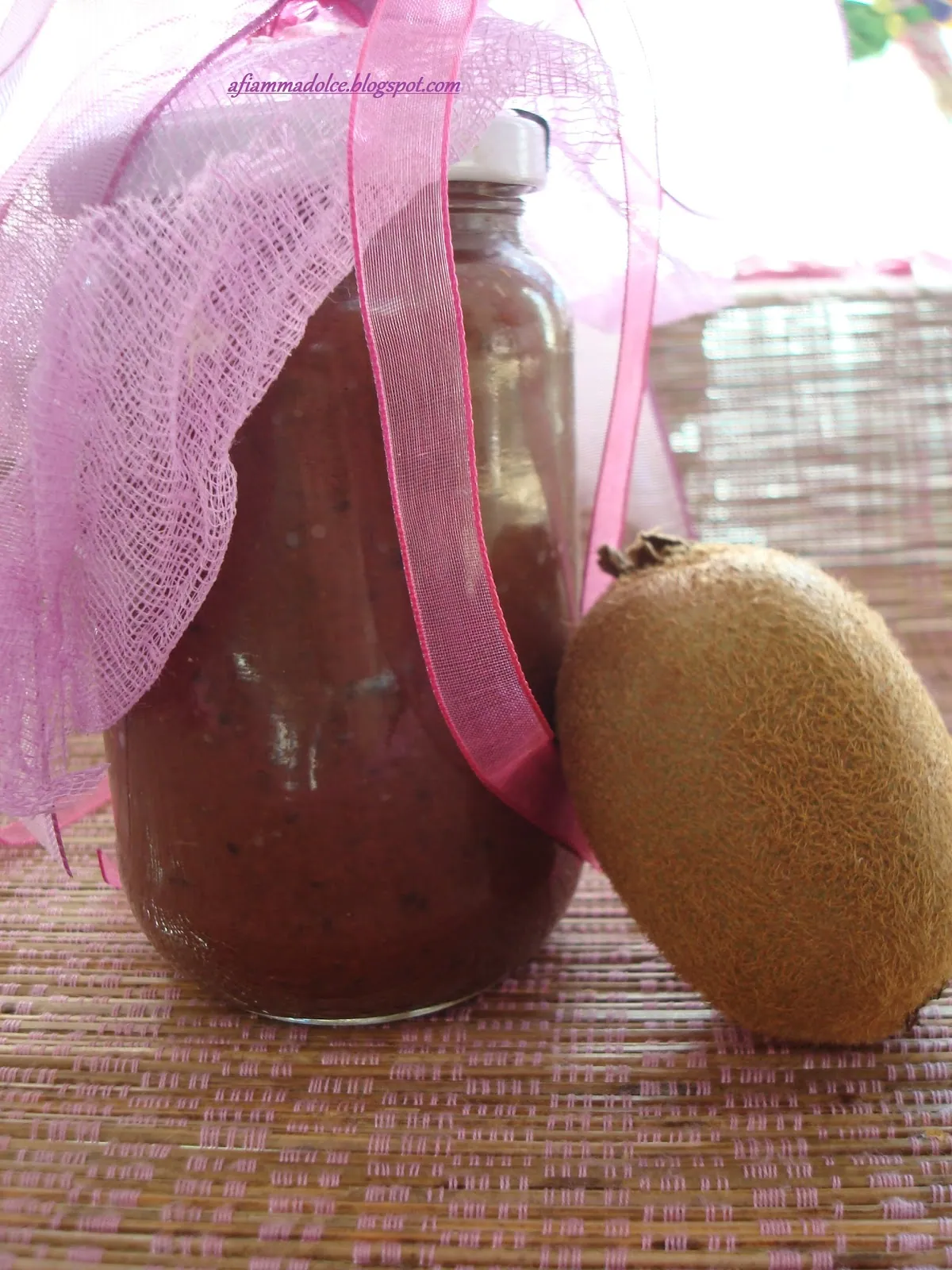Marmellata di kiwi e cioccolato fondente..binomio goloso