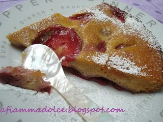 Marzipan clafoutis alle fragole