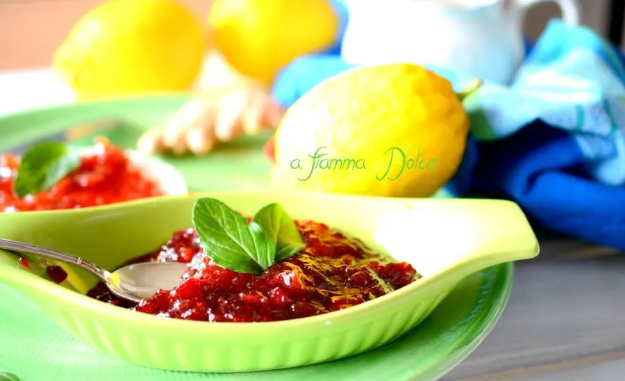 Marmellata di limoni con fragole e zenzero