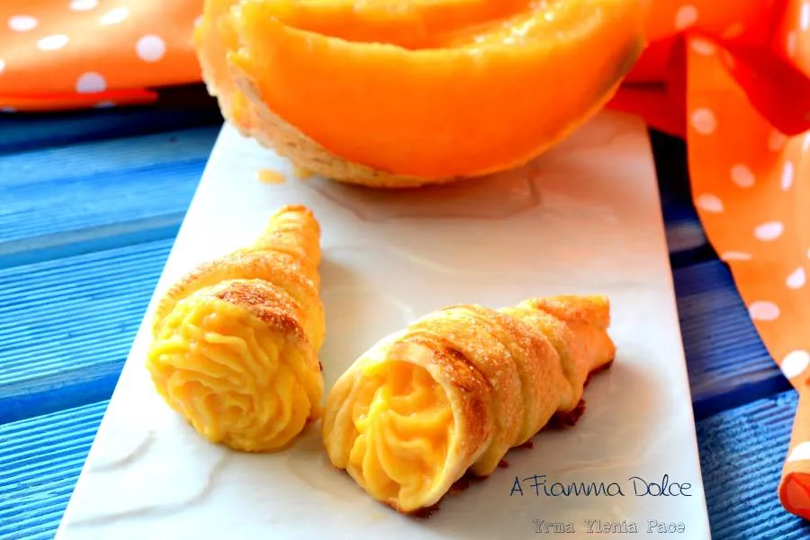 Cannoncini alla crema di melone