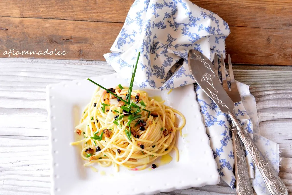 Spaghetti al cetriolo ed erba cipollina