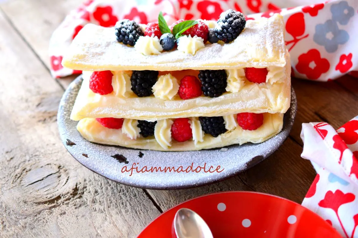 Millefoglie vegan ai frutti di bosco
