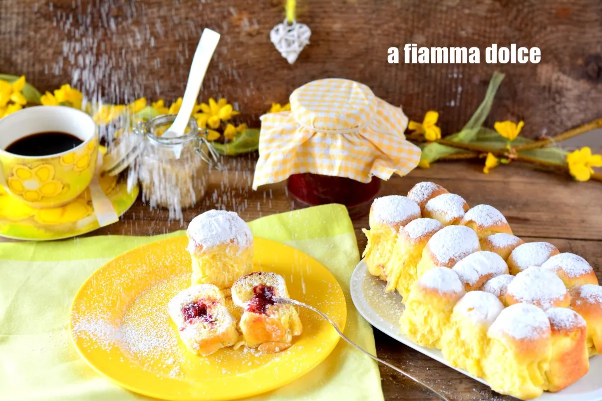 Buchteln con marmellata di lamponi