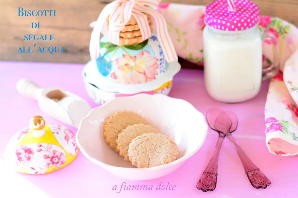 Biscotti di segale all’acqua, ricetta dietetica